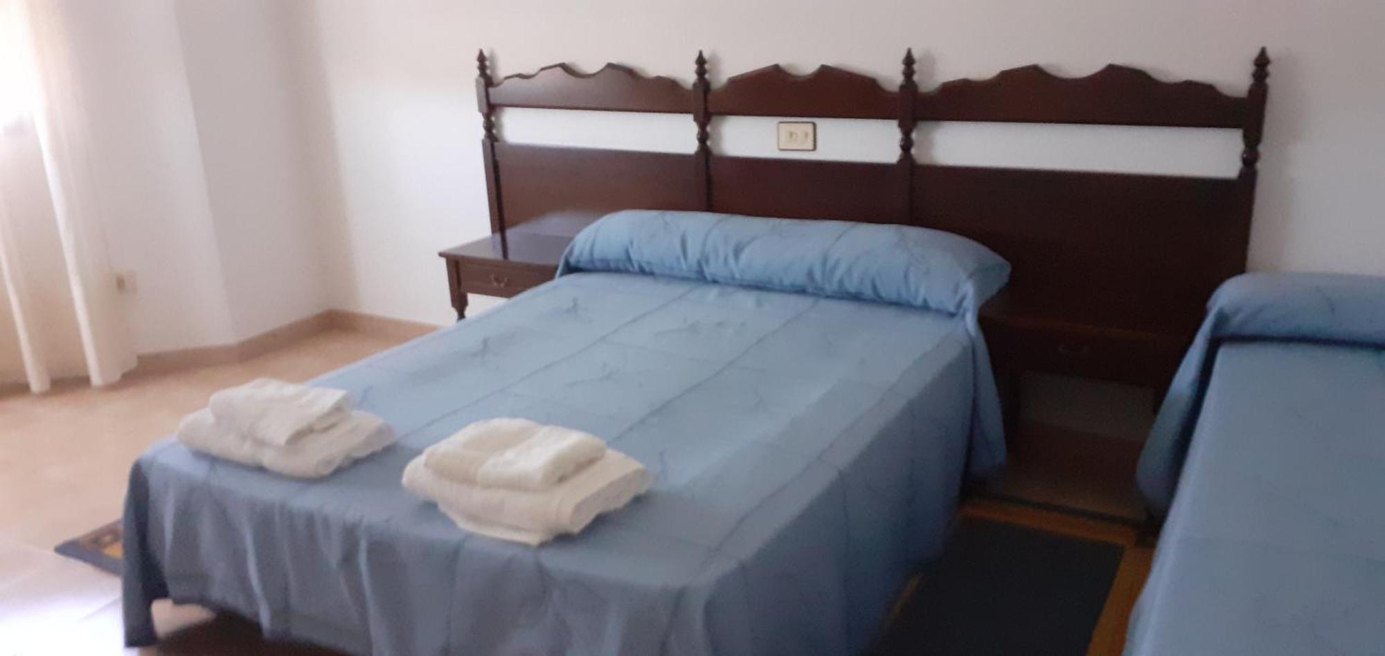 Hostal Entrimena 2 엔트리모 외부 사진